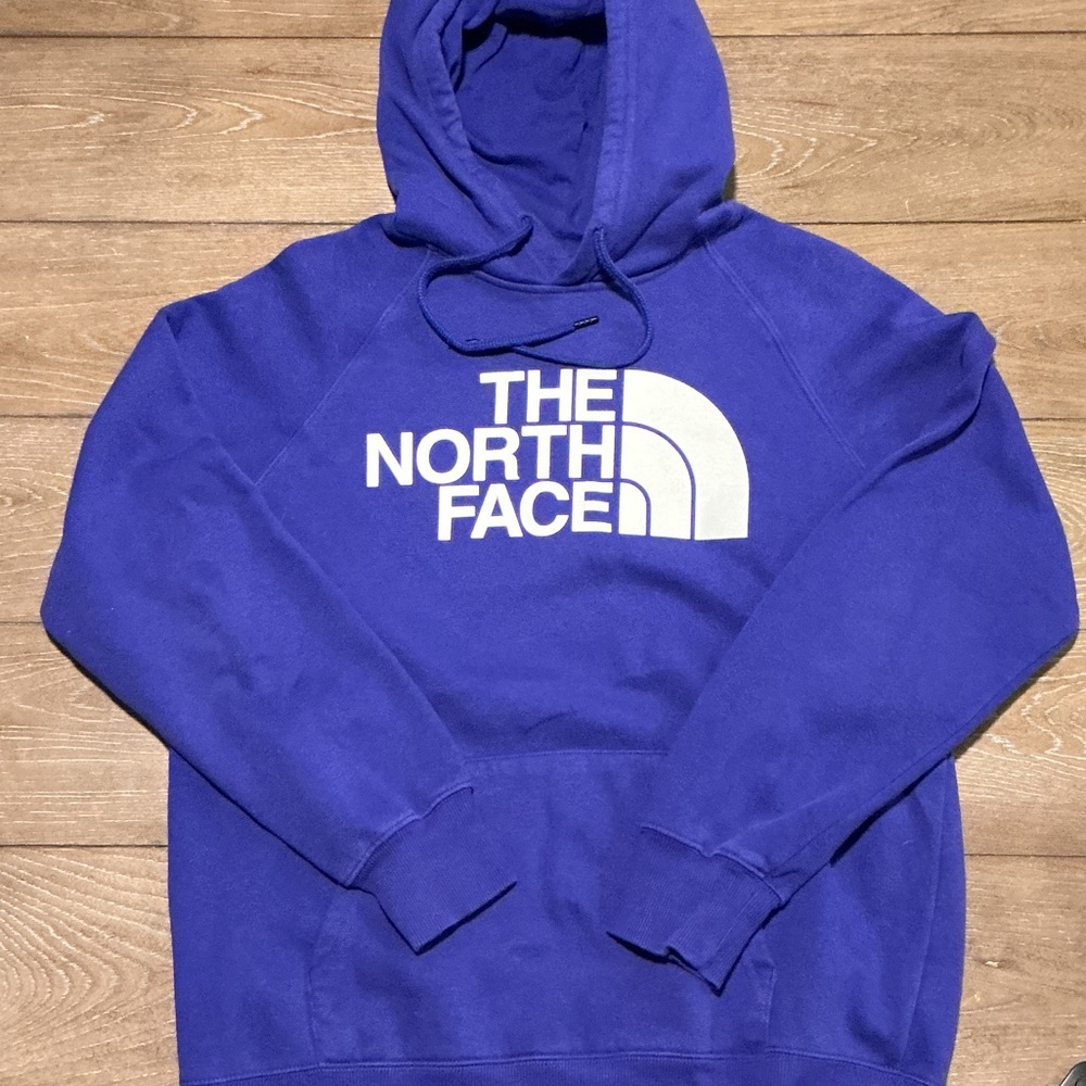The North Face women’s half dome pullover hoodie sz M